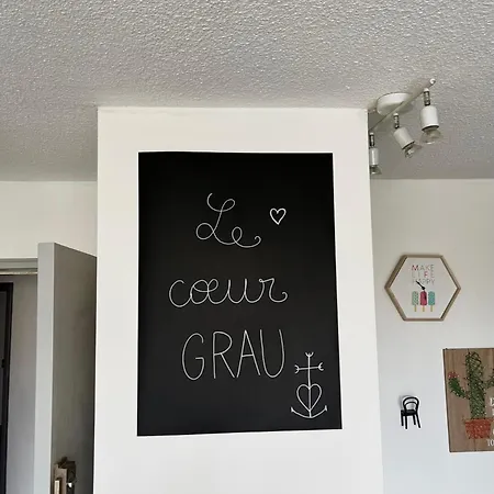 Devant La + Parking *